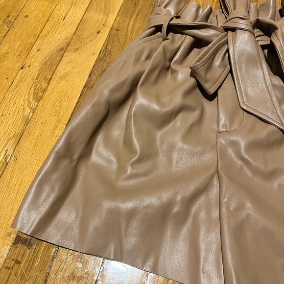 Zara Faux Leather Belted Shorts - Picture 8 of 8